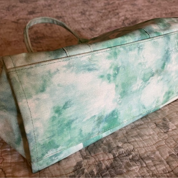 The Tote Bag - Picture 6 of 6